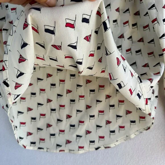 Talbots Shirt Womens Size 6 Petite Small Cream Nautical Coastal Blouse Travel - Picture 9 of 13